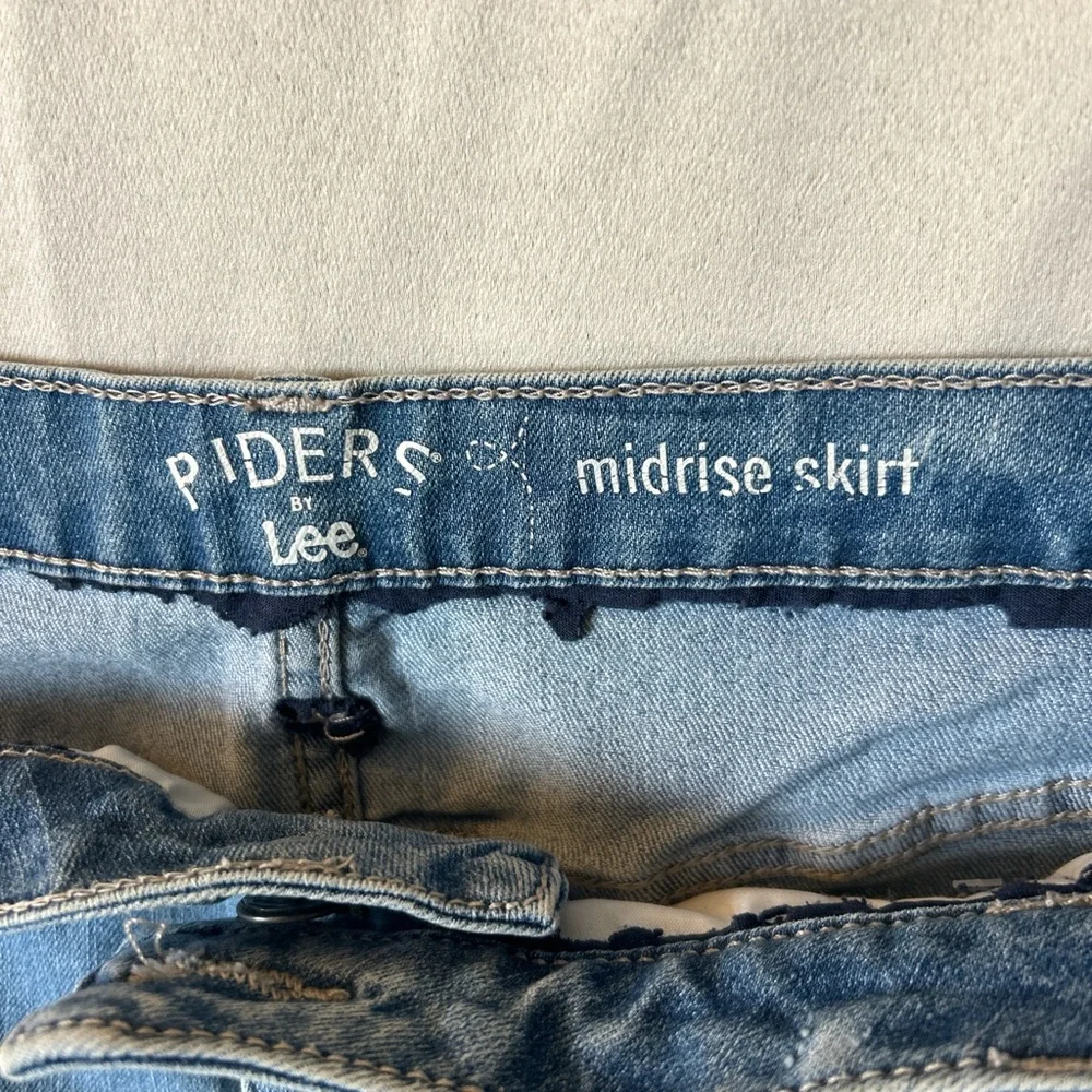 Vintage 2000s Mid Rise Denim Skirt Light Wash - Picture 3 of 4